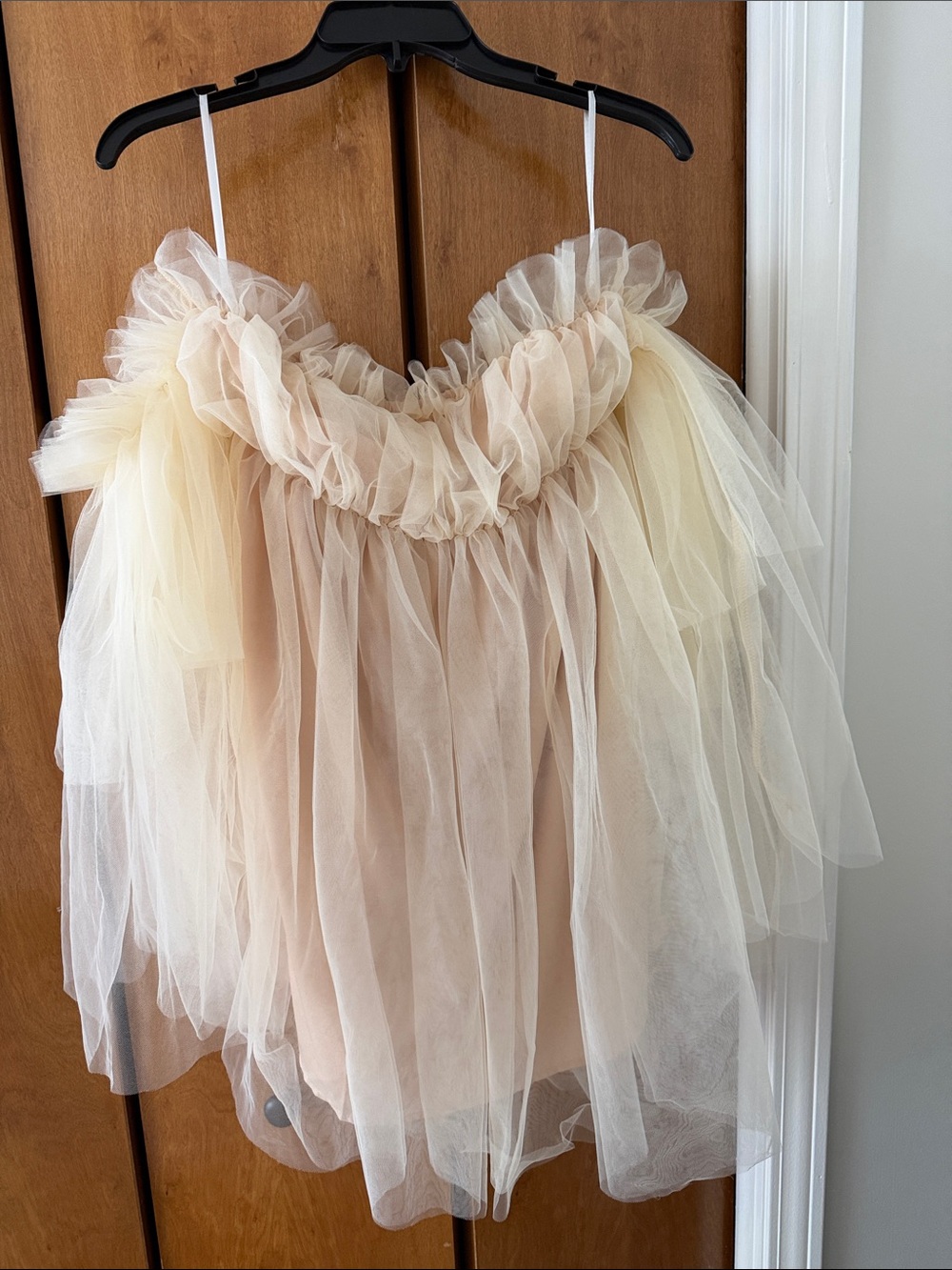 Soft Ivory Tulle strapless off-shoulder Blouse with sleeves - Picture 4 of 8